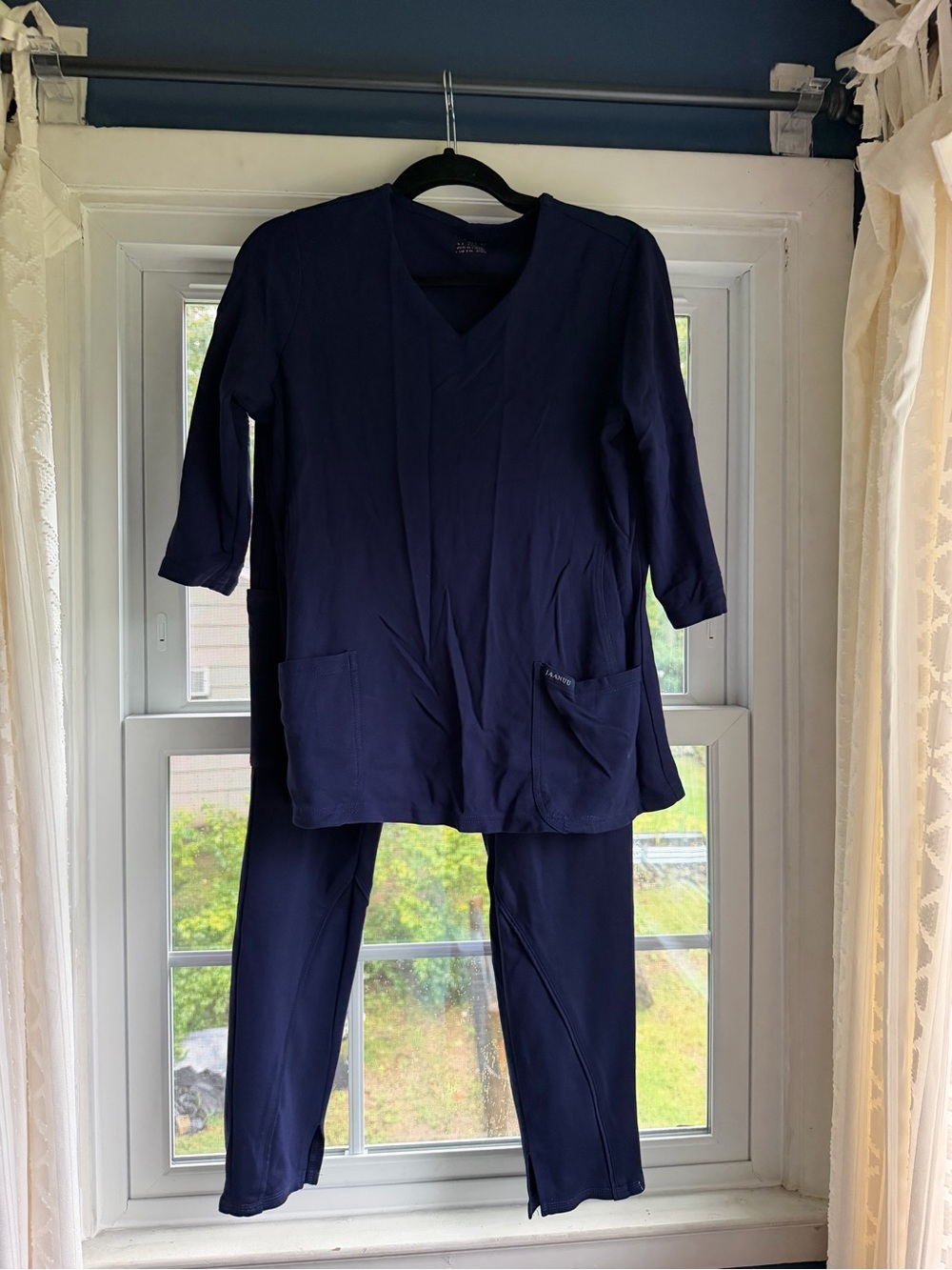 Jaanuu Navy Women's Scrub Set - V-Neck Top & Straight Pants